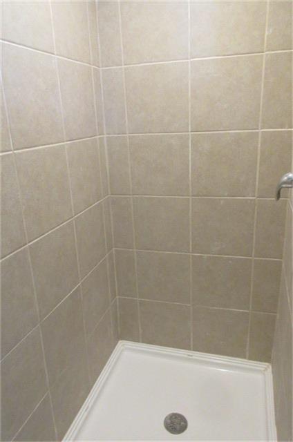 16319 Paiter Street Houston, TX 77053 - Photo 8 of 14 MASTER SHOWER