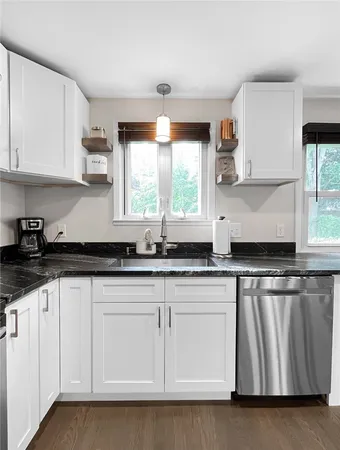 $599,800 | 16 Harrison Avenue, South Kingstown, RI 02879