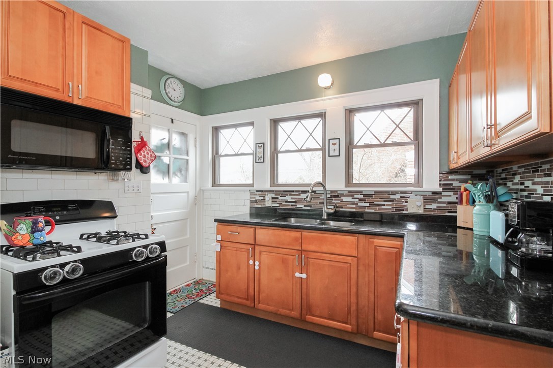 5972 Pearl Road Parma Heights, OH 44130 - Photo 10 of 27 Gallery Image 10