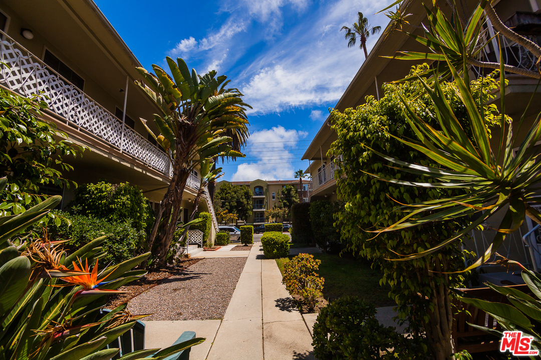 8527 Pershing Drive Playa del Rey, CA 90293 - Photo 12 of 16 Gallery Image 12