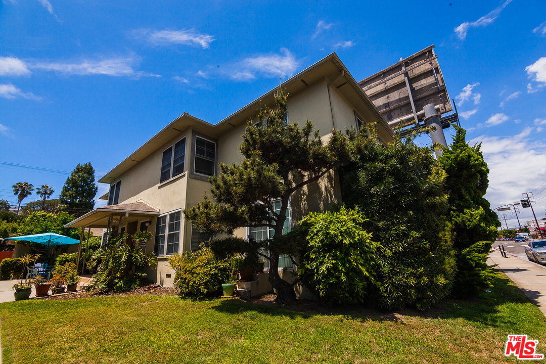 8527 Pershing Drive Playa del Rey, CA 90293 - Photo 13 of 16 Gallery Image 13