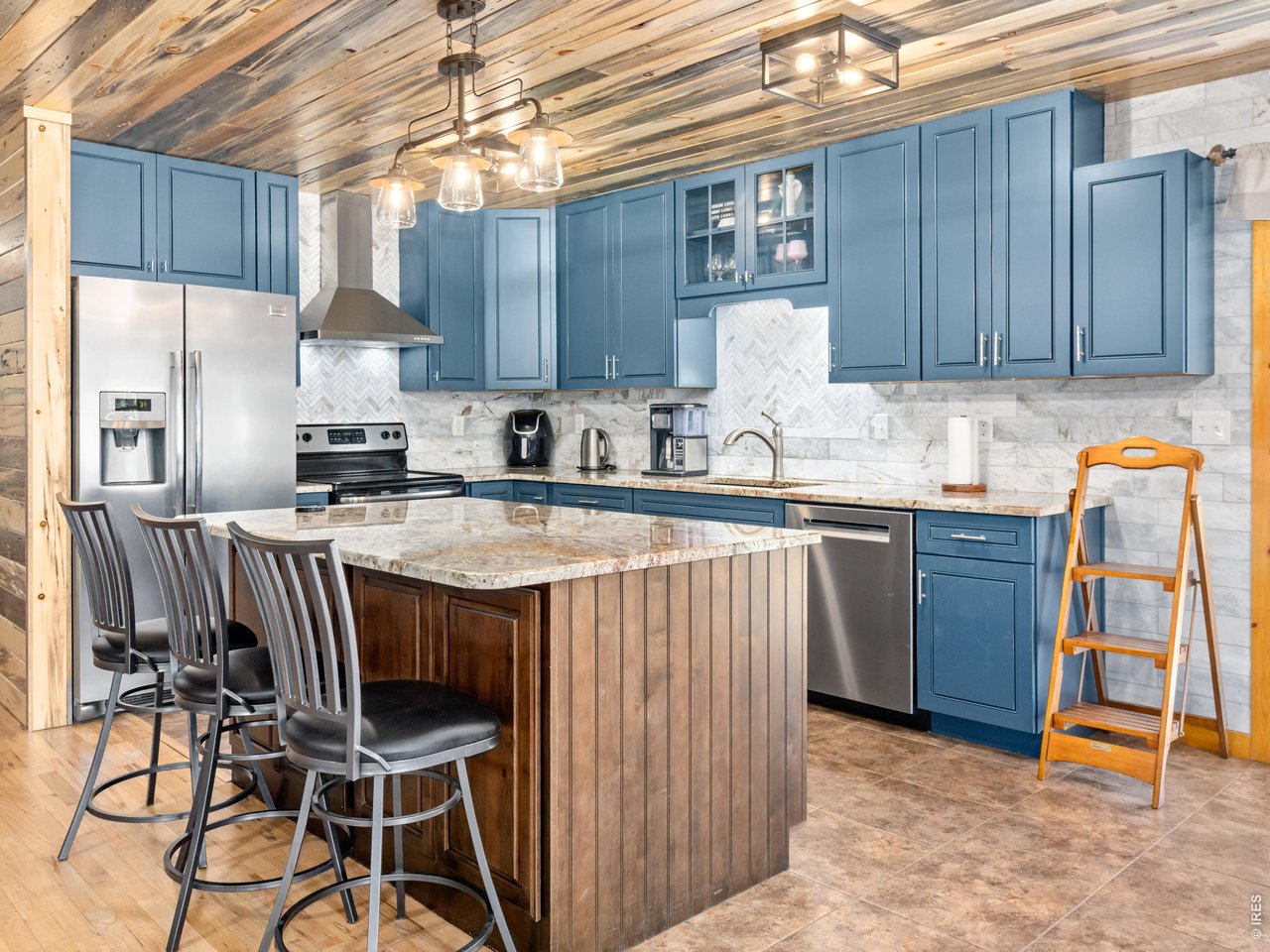 1817 Ranch Circle Estes Park, CO 80517 - Photo 17 of 36 Custom built kitchen