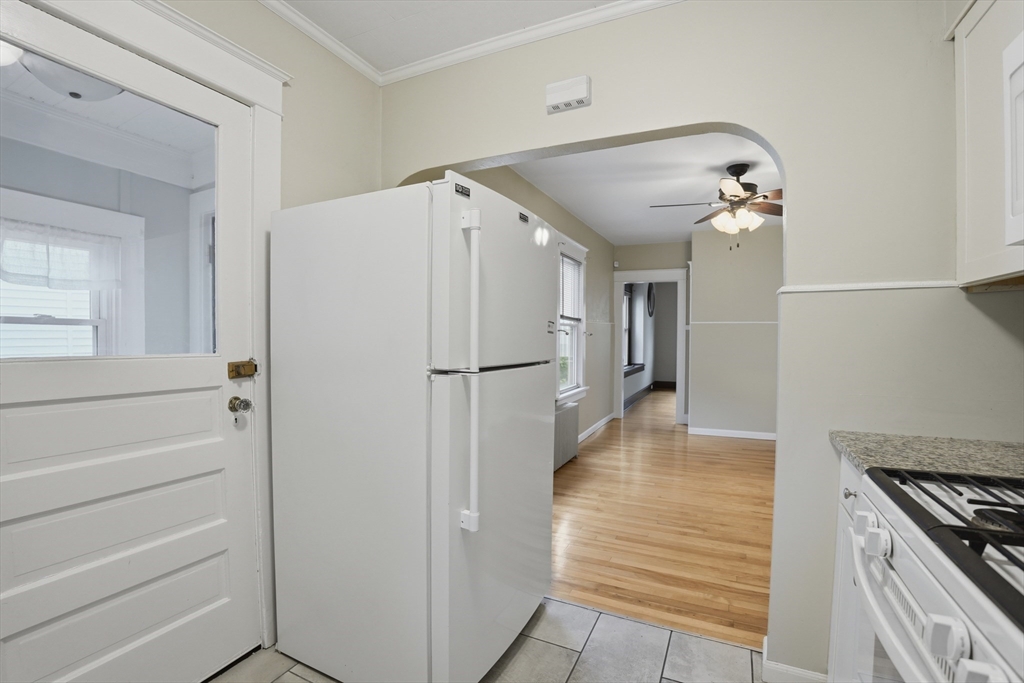 8 Carver Street Worcester, MA 01604 - Photo 14 of 28