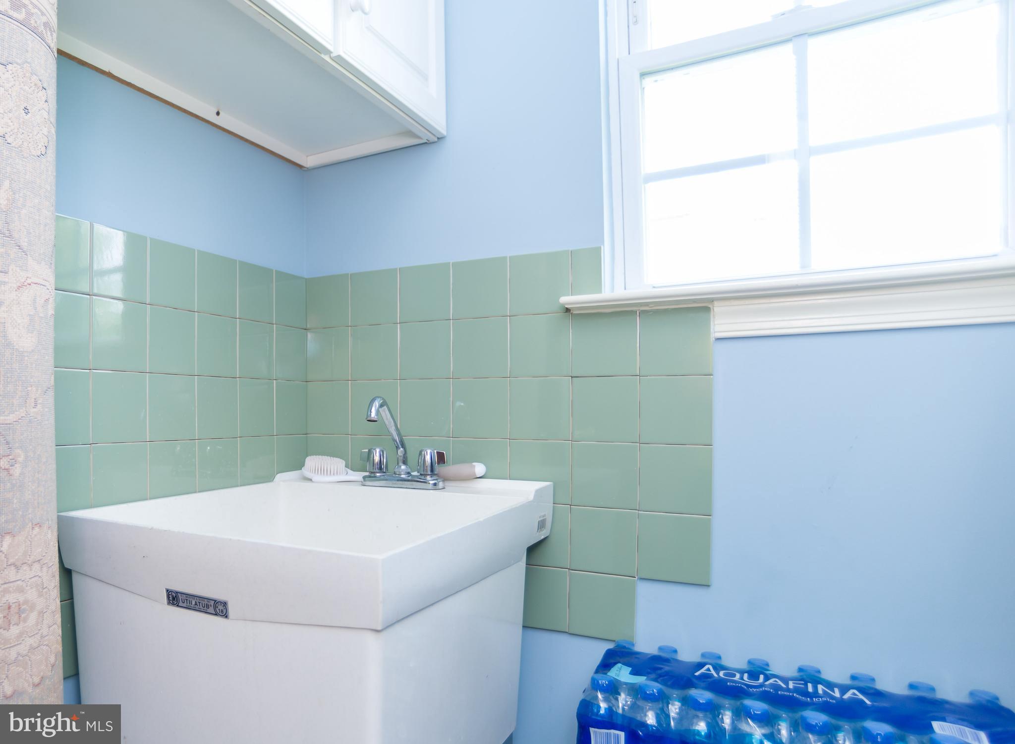 2705 Ruth Way Philadelphia, PA 19114 - Photo 19 of 41 Laundry Room