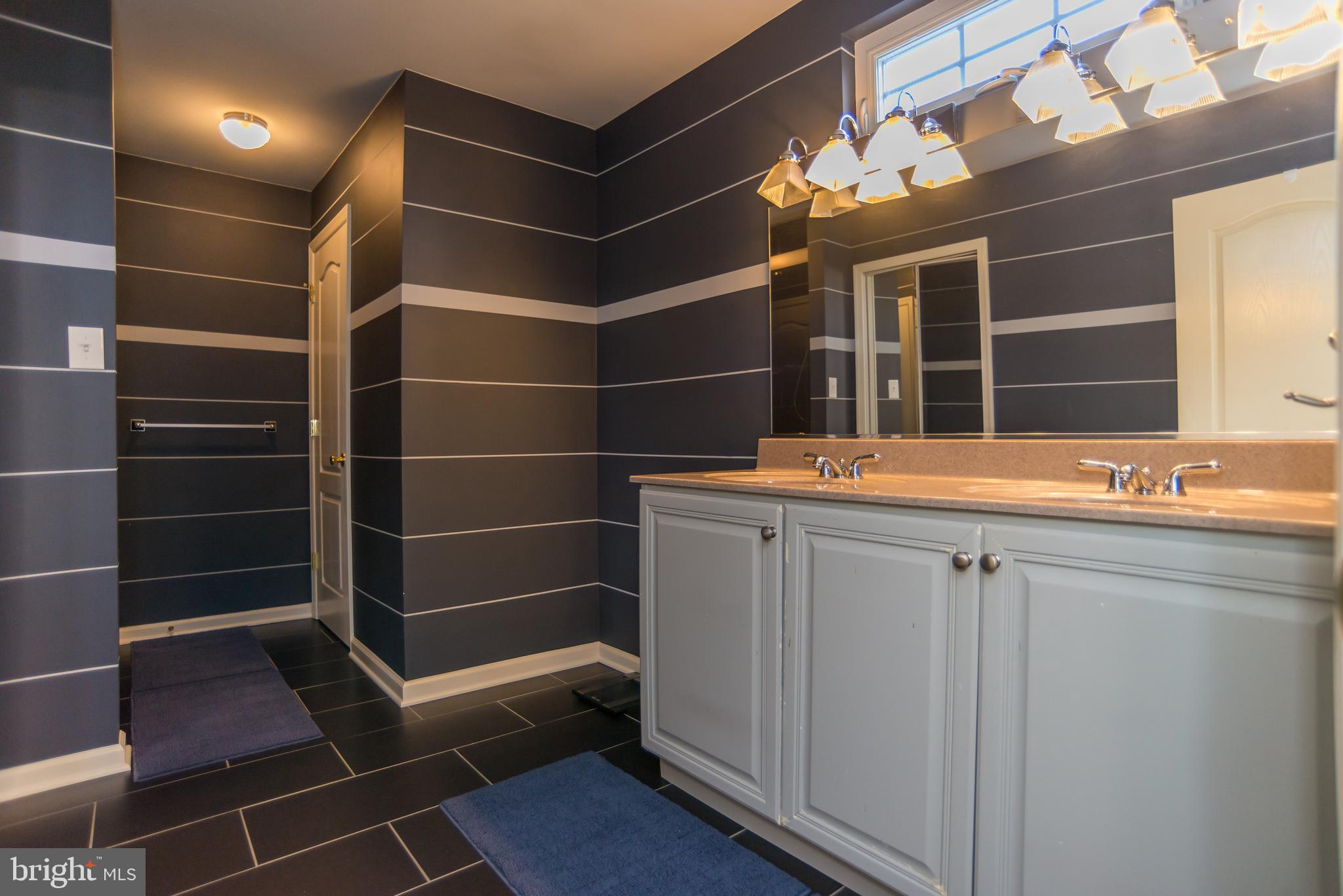 2705 Ruth Way Philadelphia, PA 19114 - Photo 36 of 41 Master Bathroom