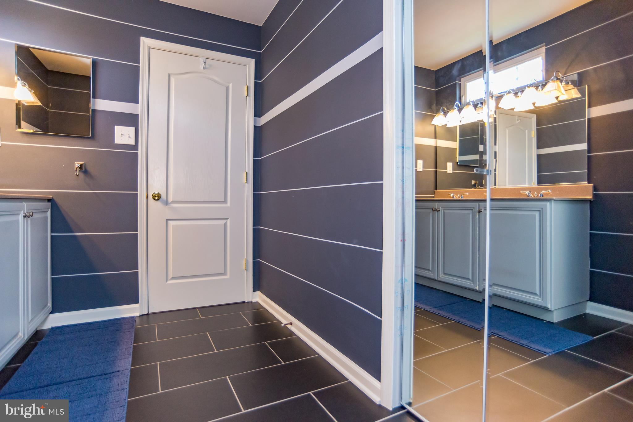 2705 Ruth Way Philadelphia, PA 19114 - Photo 37 of 41 Master Bathroom