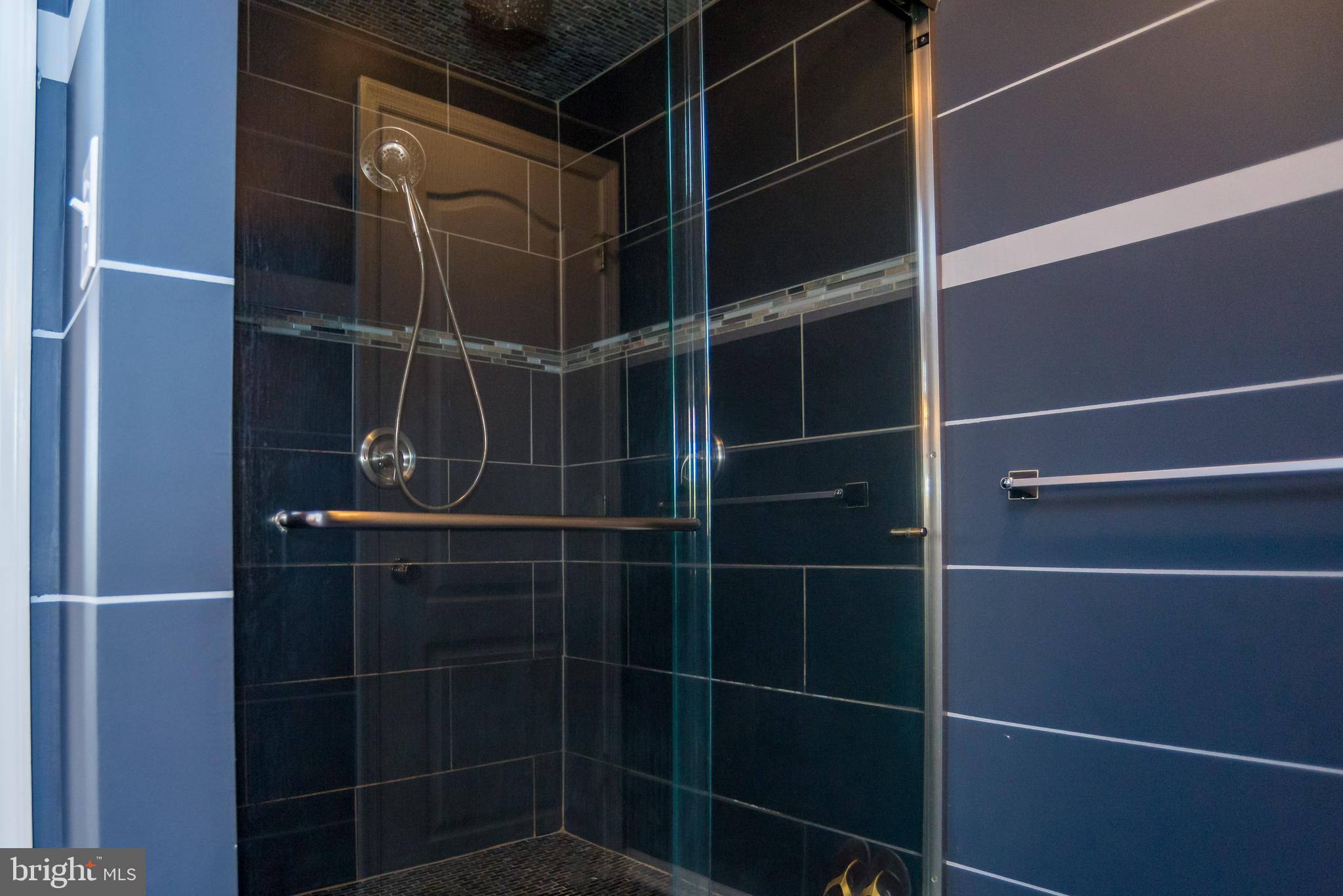 2705 Ruth Way Philadelphia, PA 19114 - Photo 38 of 41 Master Bathroom