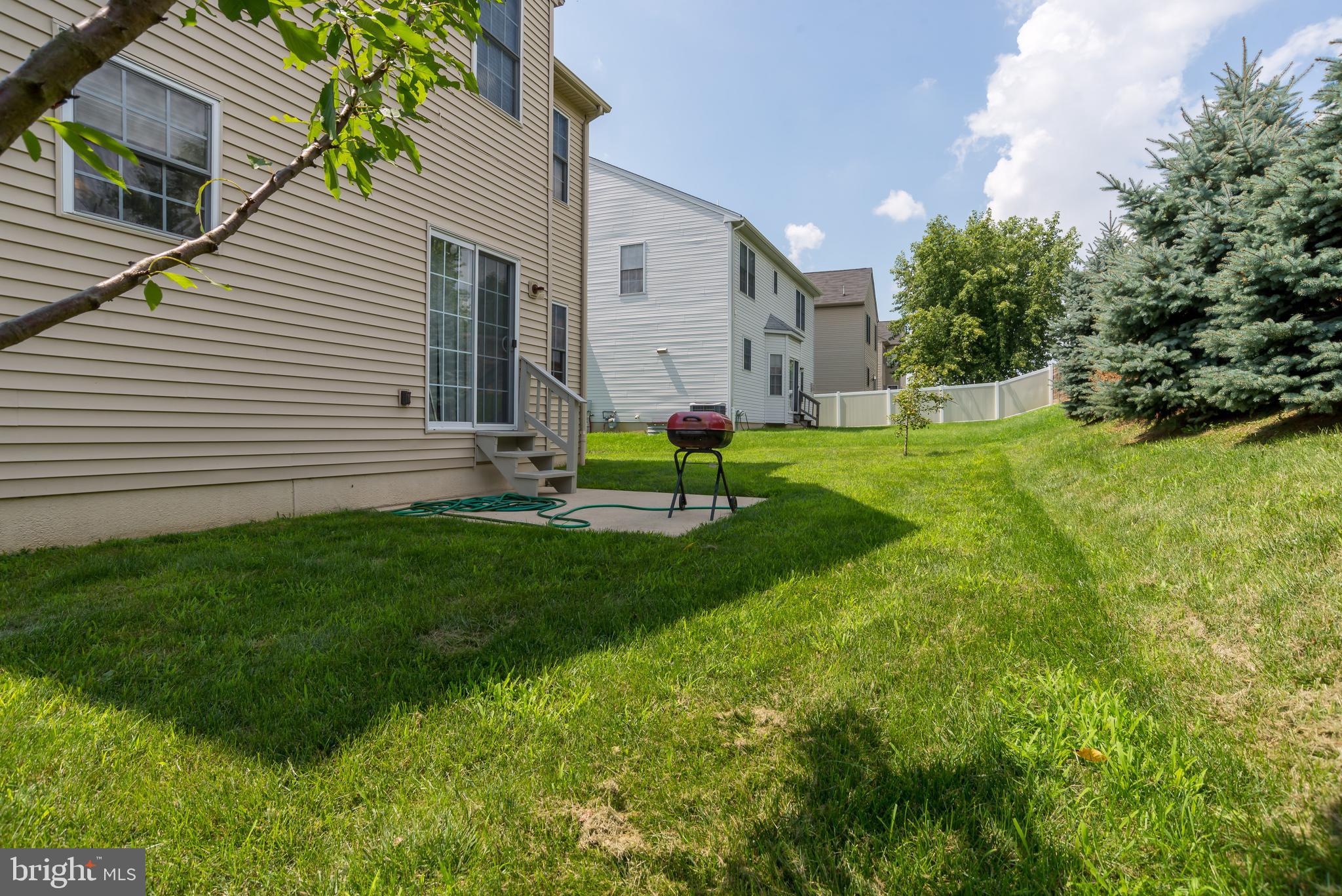 2705 Ruth Way Philadelphia, PA 19114 - Photo 40 of 41 Back yard