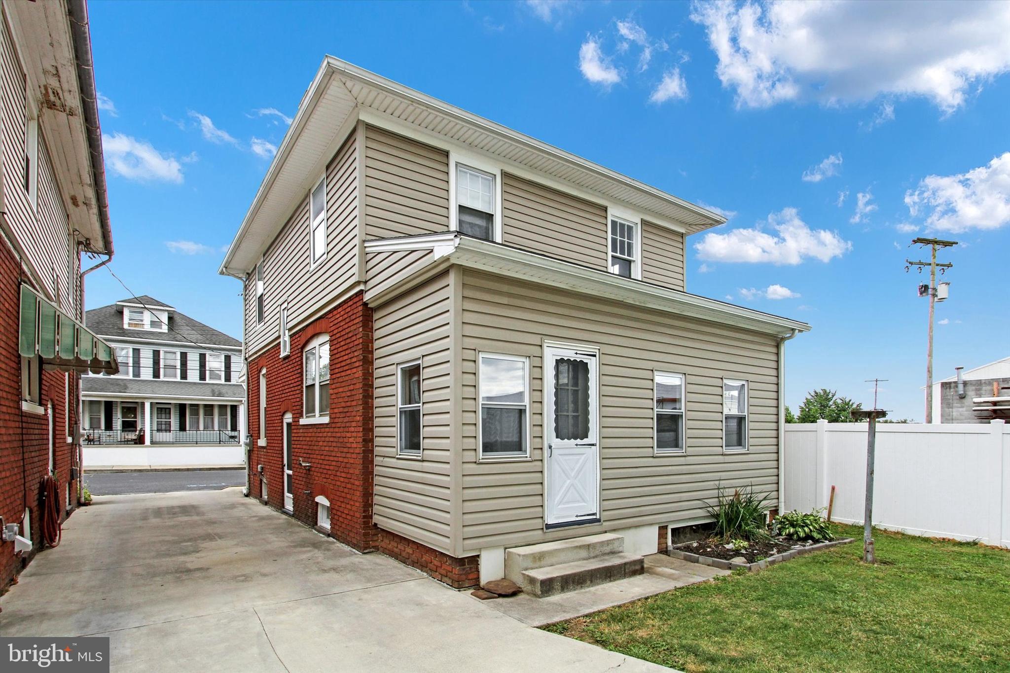 234 West Chestnut Street Hanover, PA 17331 - Photo 3 of 30 Gallery Image 3
