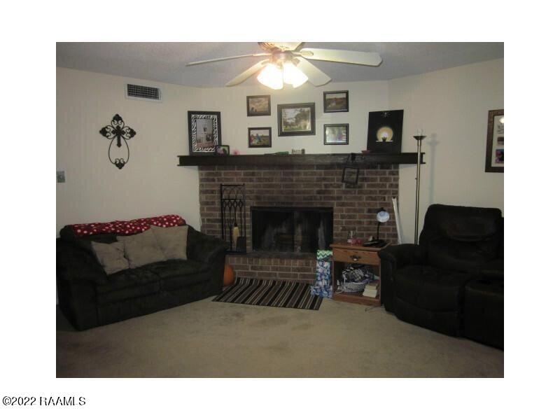 2103 Division Road Sulphur, LA 70663 - Photo 3 of 10 2103LIving