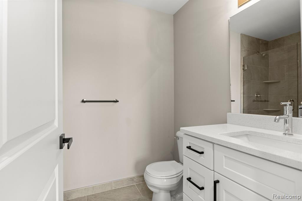 2913 East Square Lake Road Troy, MI 48085 - Photo 26 of 40