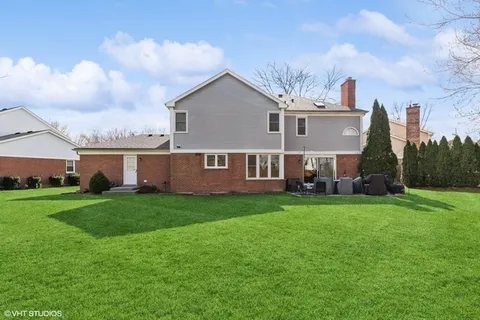 $850,000 | 865 Churchill Court, Barrington, IL 60010