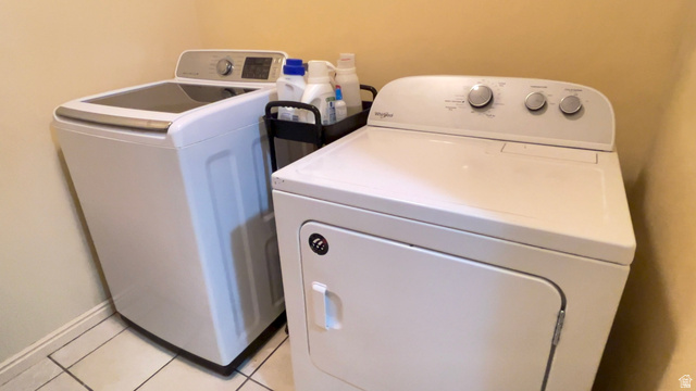 1797 Sunset Road Enoch, UT 84721 - Photo 46 of 80 Dedicated laundry area featuring a white top-load washing machine and a white front-load dryer