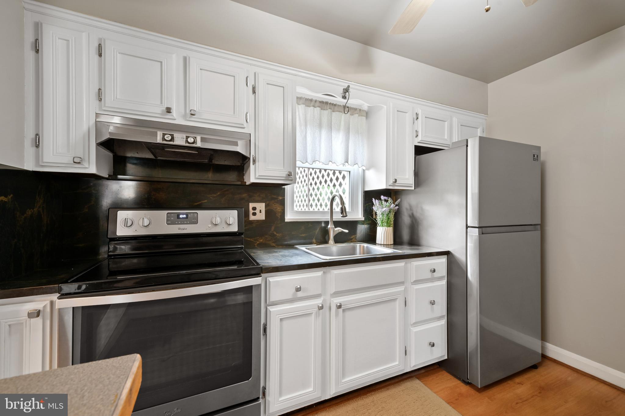8437 Alvin Road Pasadena, MD 21122 - Photo 11 of 39 Gallery Image 11