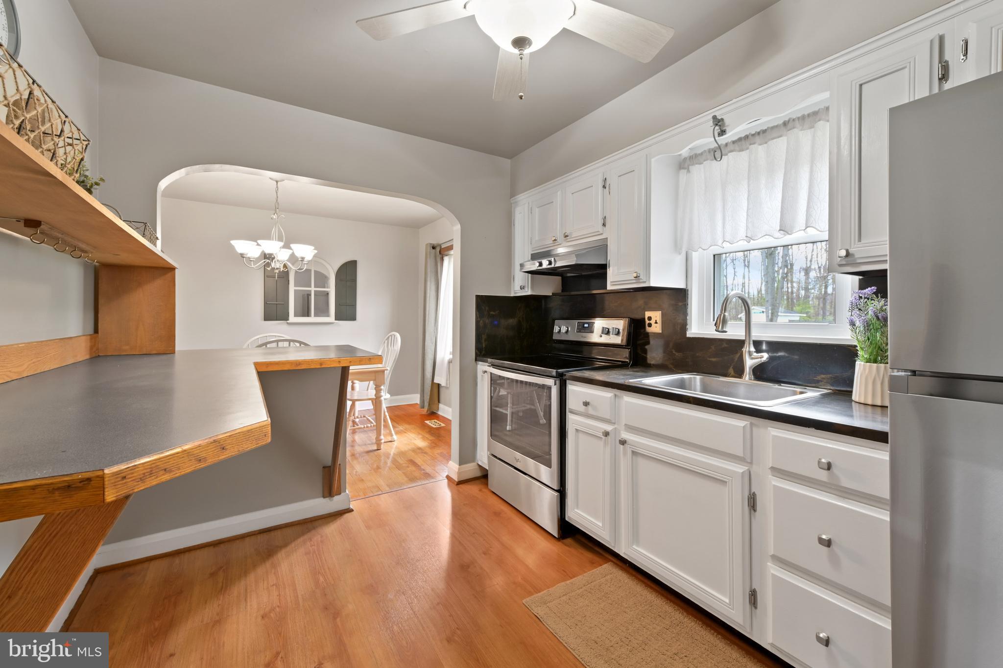 8437 Alvin Road Pasadena, MD 21122 - Photo 13 of 39 Gallery Image 13