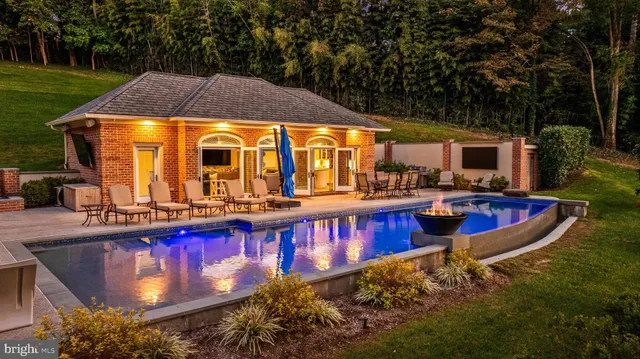 a view of a entryway door of the house