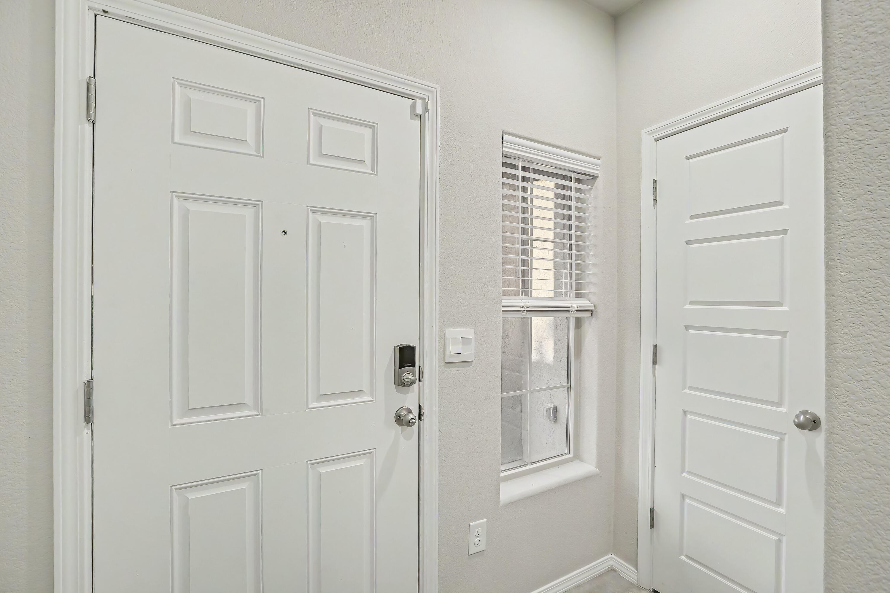 4846 Sandia Peak Road Northeast Rio Rancho, NM 87144 - Photo 3 of 26 Gallery Image 3