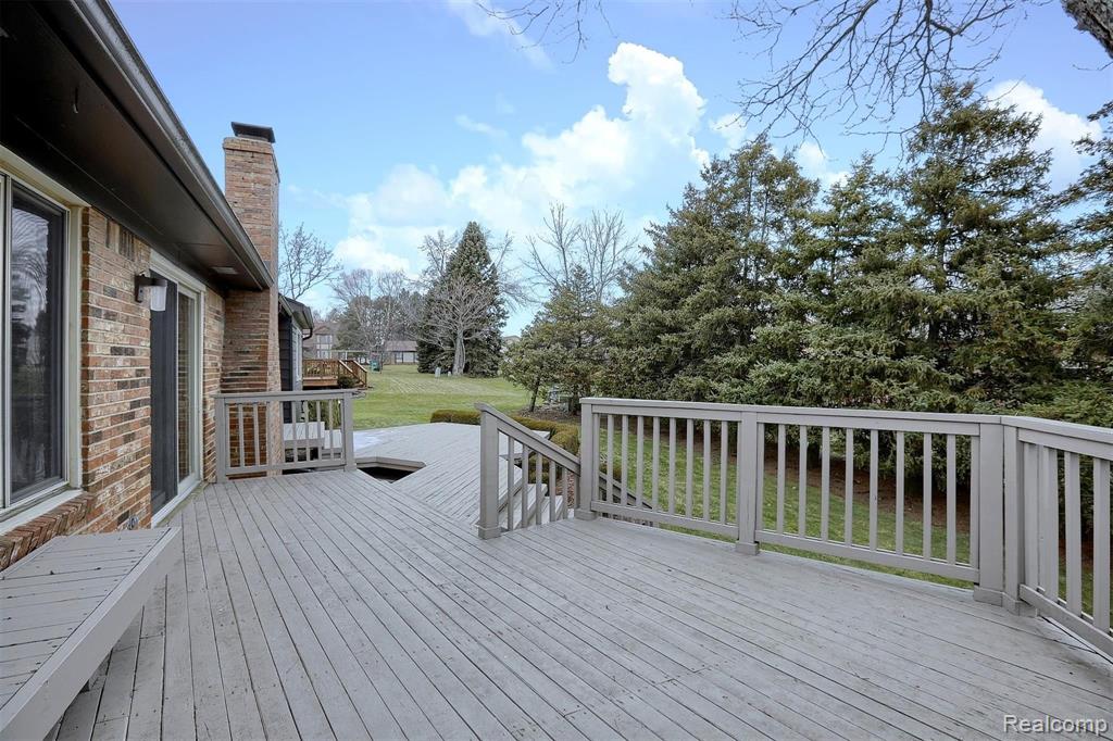 2049 Cumberland Road Rochester Hills, MI 48307 - Photo 29 of 33