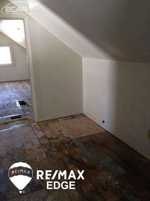 3417 Davison Road Flint, MI 48506 - Photo 11 of 15 20440173-10.JPG