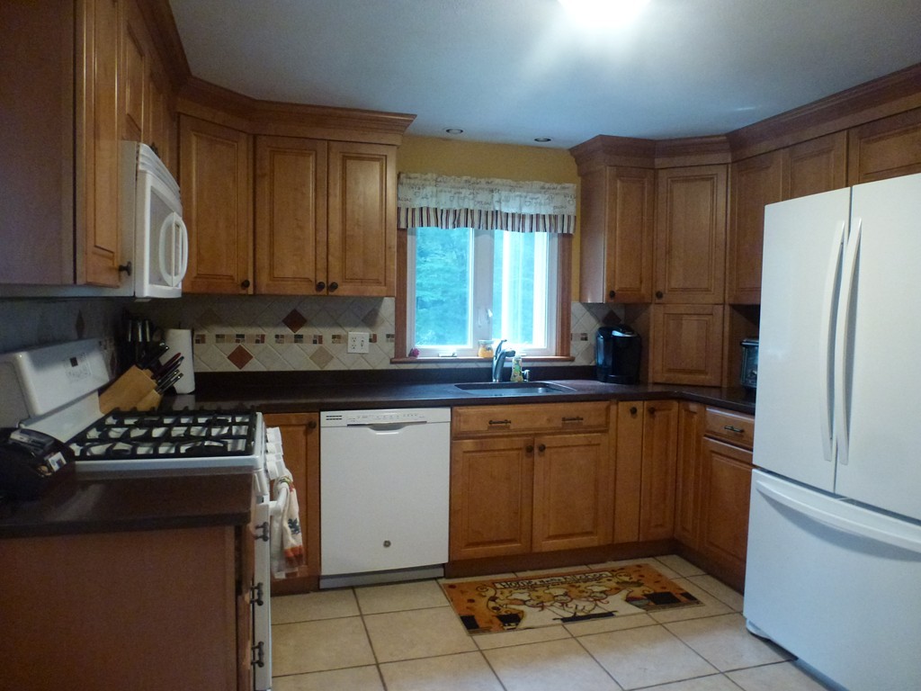 78 Peckham Road Acushnet, MA 02743 - Photo 7 of 23 Gallery Image 7