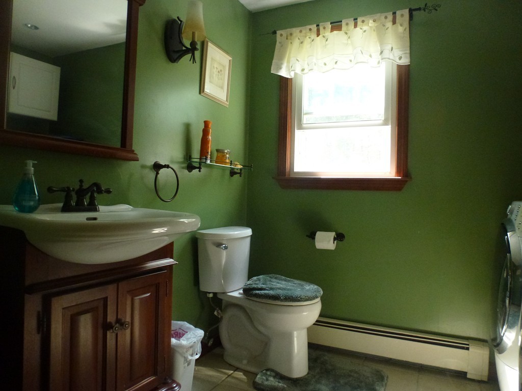 78 Peckham Road Acushnet, MA 02743 - Photo 9 of 23 Gallery Image 9