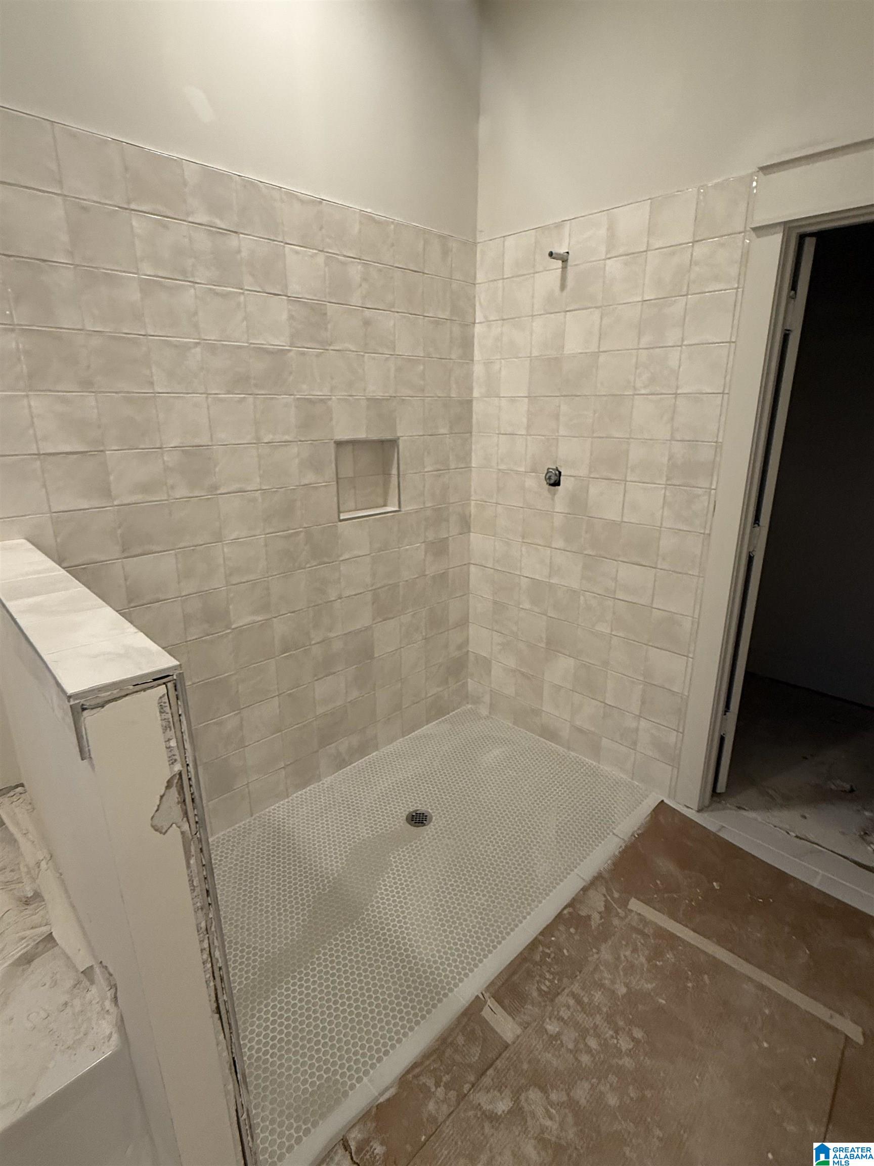377 Huntley Rdg Bend Pelham, AL 35124 - Photo 4 of 6