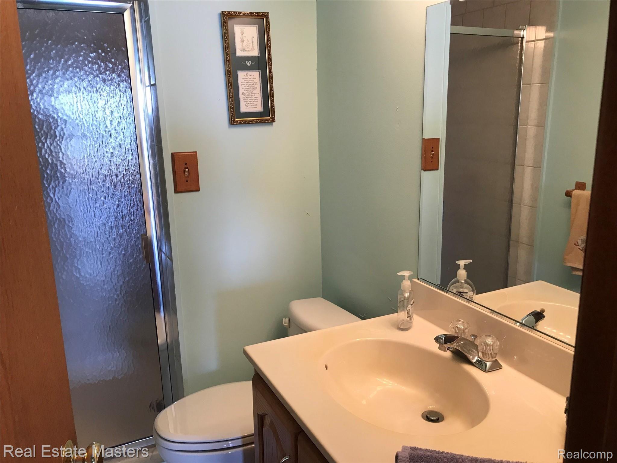 8092 Lakeshore Road Fort Gratiot, MI 48059 - Photo 8 of 15 l13.jpg