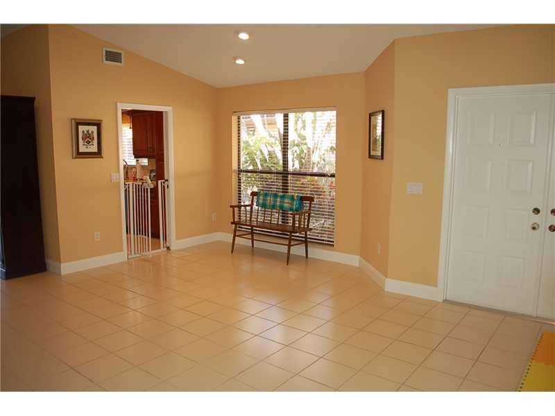 11198 Cloverleaf Circle Boca Raton, FL 33428 - Photo 4 of 20 Exterior Front