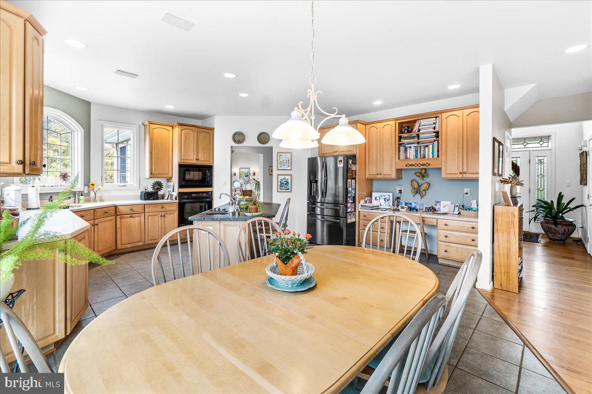 2634 Point Of Rocks Road Jefferson, MD 21755 - Photo 17 of 86 Breakfast area
