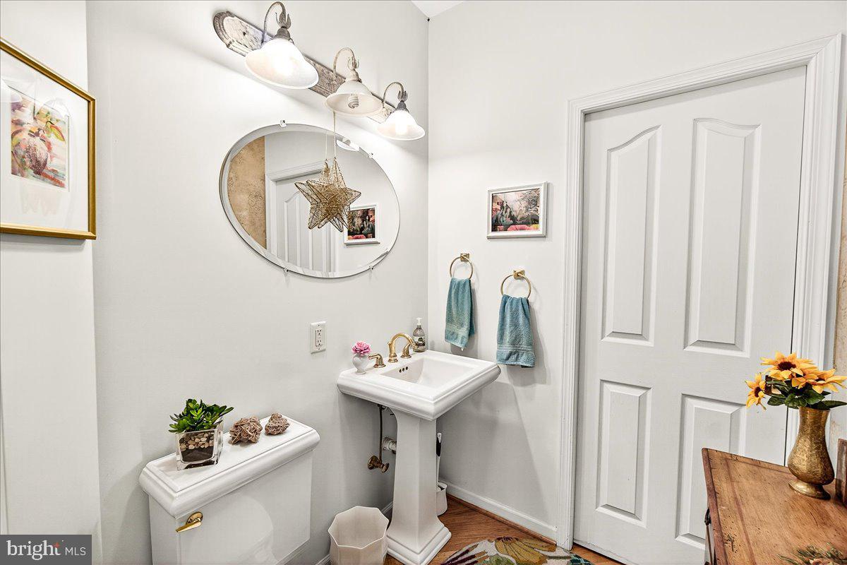 2634 Point Of Rocks Road Jefferson, MD 21755 - Photo 40 of 86 Full bath on main floor, jack n jill style