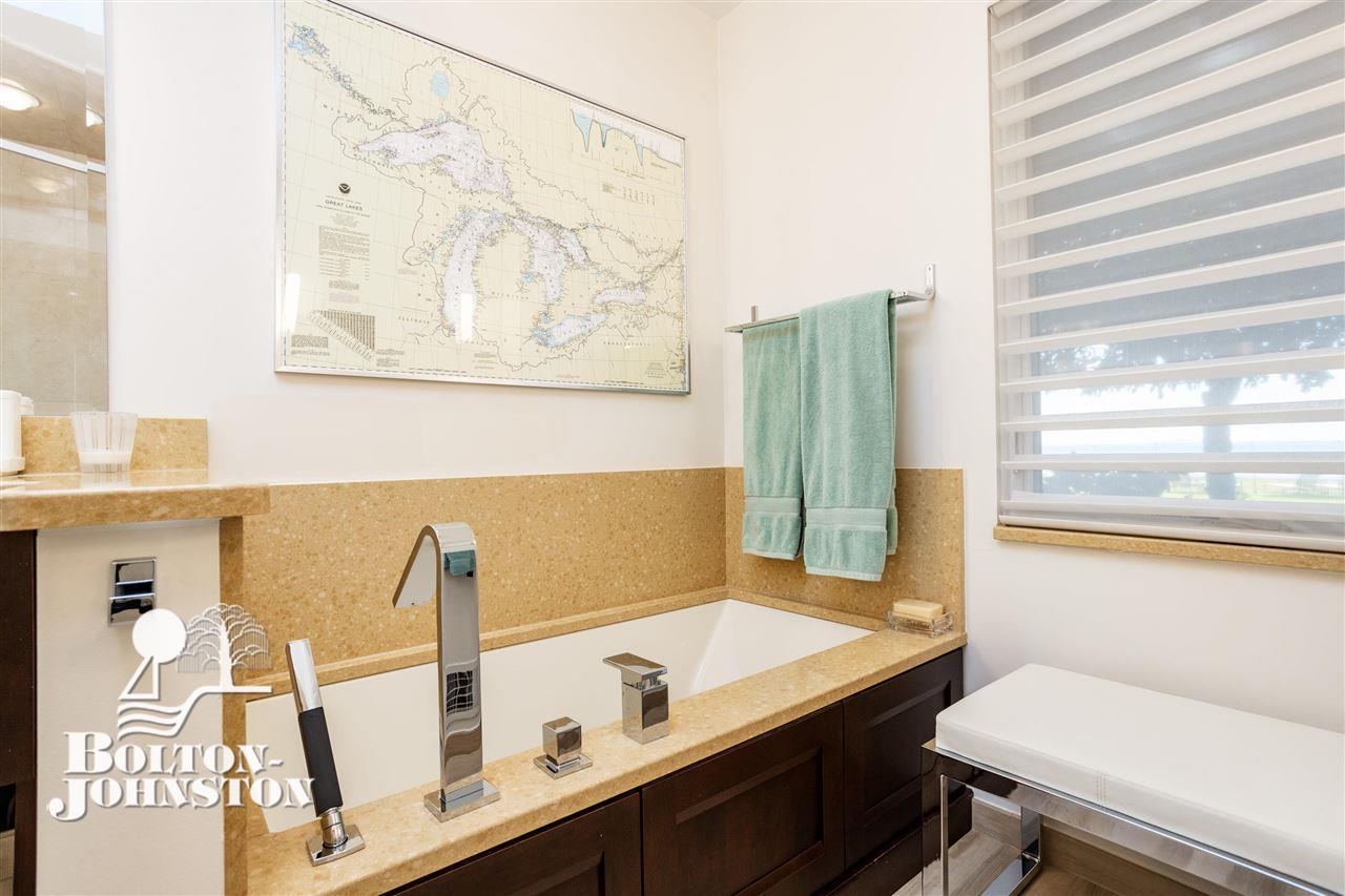 812 Bishop Road Grosse Pointe, MI 48230 - Photo 21 of 45 Primary Bath