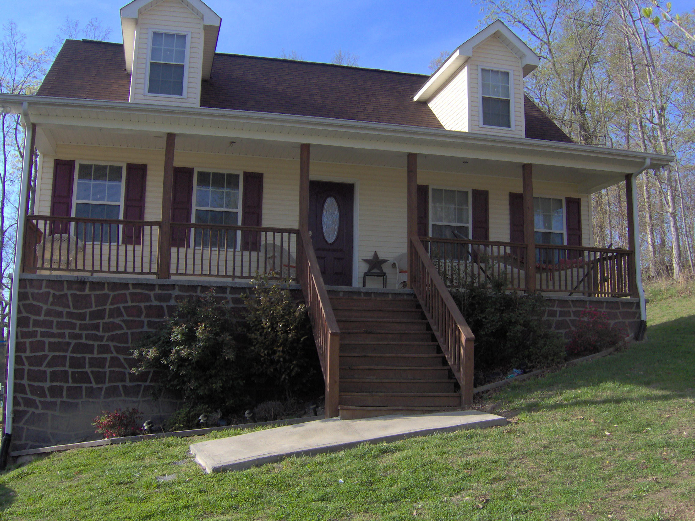 196 White Oak Lane Rutledge, TN 37861 - Photo 1 of 39 032