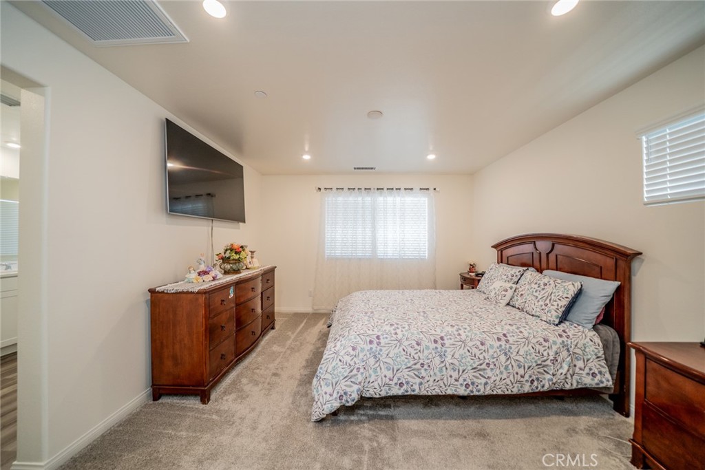 214 Bonita Lane Rialto, CA 92376 - Photo 31 of 48