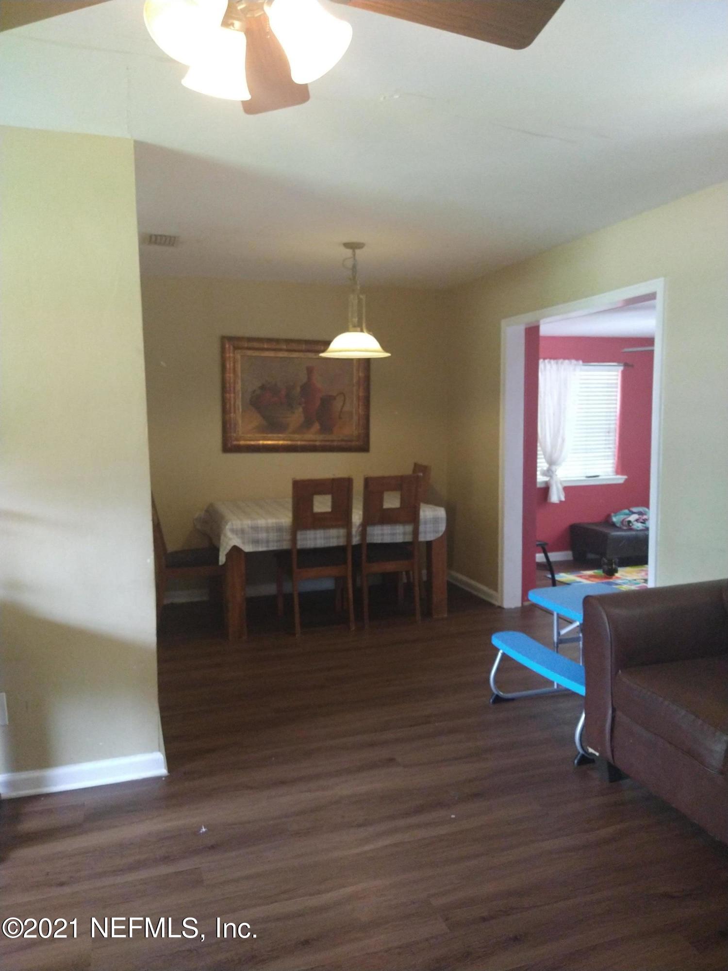 1019 Gunka Road Jacksonville, FL 32216 - Photo 7 of 23 Dining Room