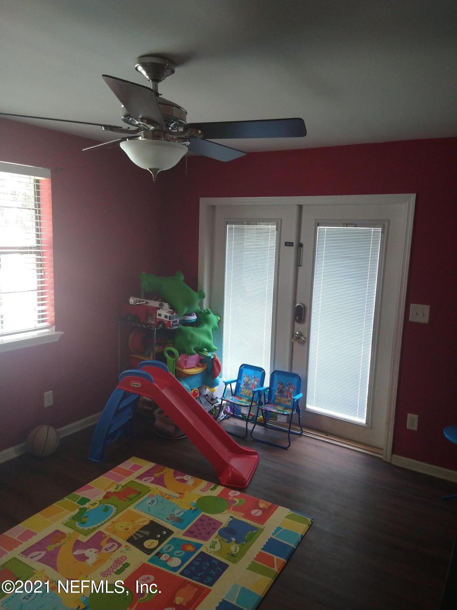 1019 Gunka Road Jacksonville, FL 32216 - Photo 10 of 23 Sunroom