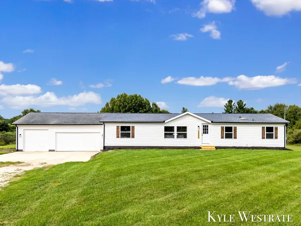 $299,900 | 13745 Steffensen Street Northeast, Gowen, MI 49326