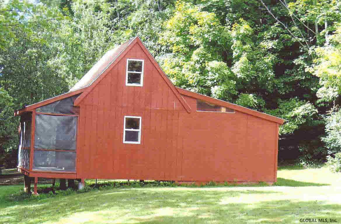 228 Stoddard Road Hampton, NY 12837 - Photo 3 of 12 Photo 3