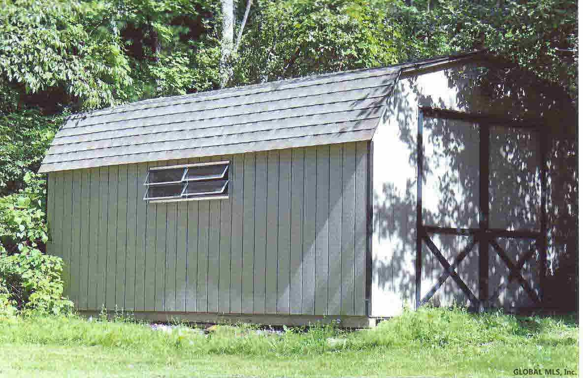228 Stoddard Road Hampton, NY 12837 - Photo 7 of 12 Photo 7