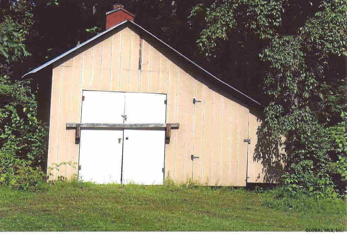 228 Stoddard Road Hampton, NY 12837 - Photo 8 of 12 Photo 8