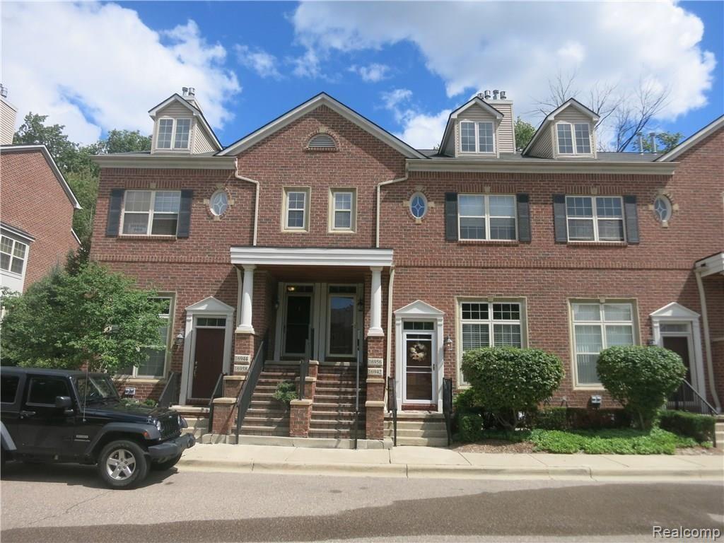 16956 Farmington Road, Unit 23 Livonia, MI 48154 - Photo 1 of 32