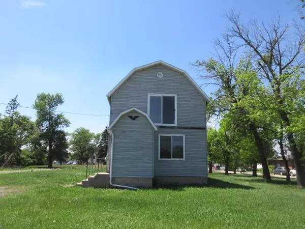 $59,900 | 203 4th Street Southwest, Hillsboro, ND 58045