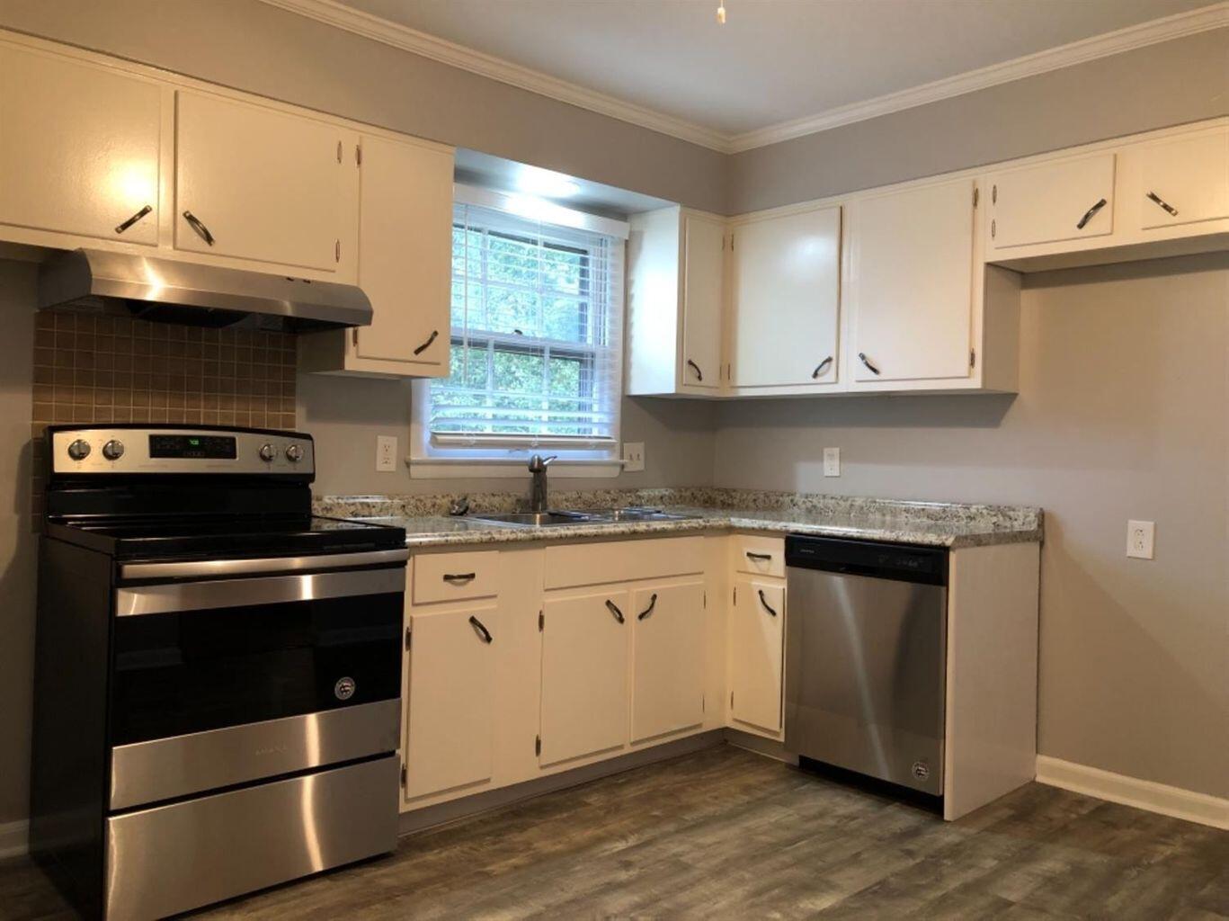 136 Rugby Road Lexington, KY 40504 - Photo 2 of 20 20191003174511589329000000-o