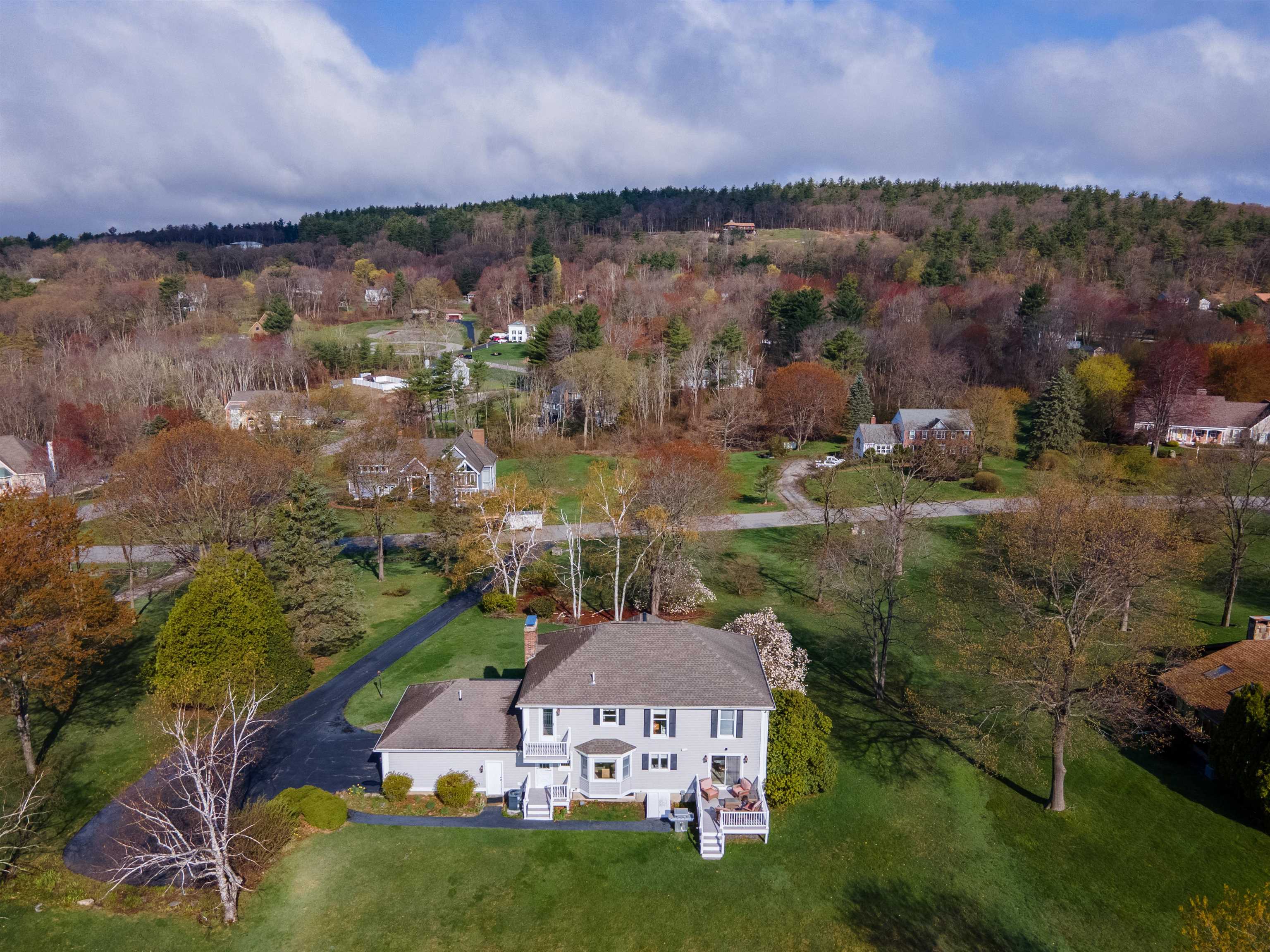 53 Sky View Drive Pelham, NH 03076 - Photo 4 of 4