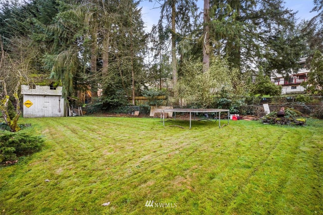 222 219th Place Southwest Bothell, WA 98021 - Photo 21 of 24 a backyard of a house