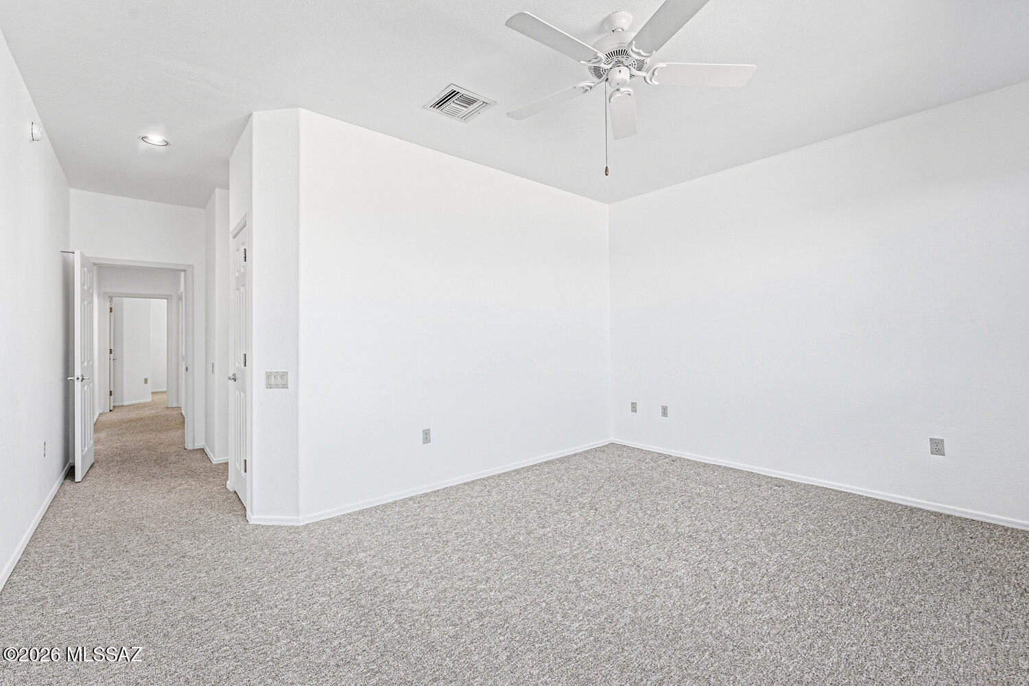 4901 South Meadow Ridge Drive Green Valley, AZ 85622 - Photo 29 of 51 Owners suite