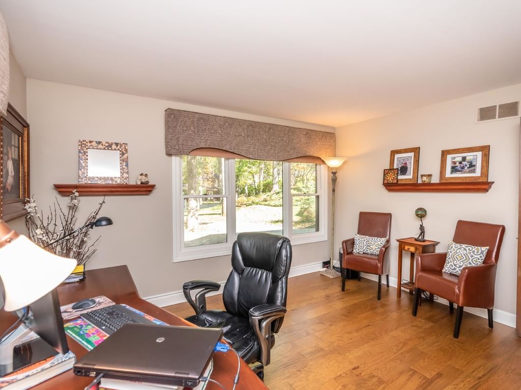671 Birch Tree Court Rochester, MI 48306 - Photo 10 of 65 31398079-9.JPG