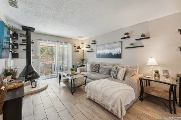 $74,990 | 923 Vance Jackson Road, Unit 1104, San Antonio, TX 78201