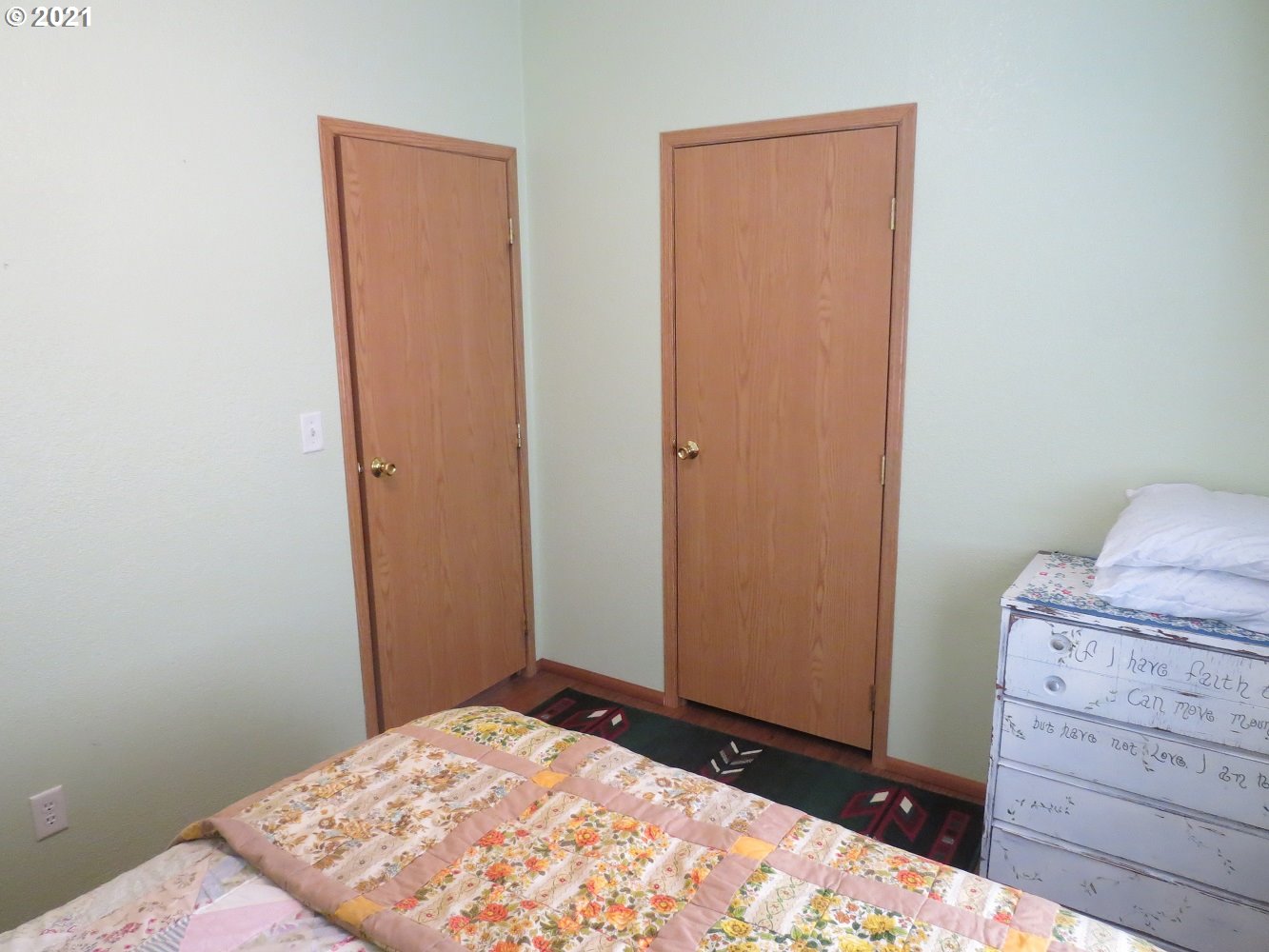 3032 Southwest Overlook Place Pendleton, OR 97801 - Photo 15 of 20 a view of a bedroom