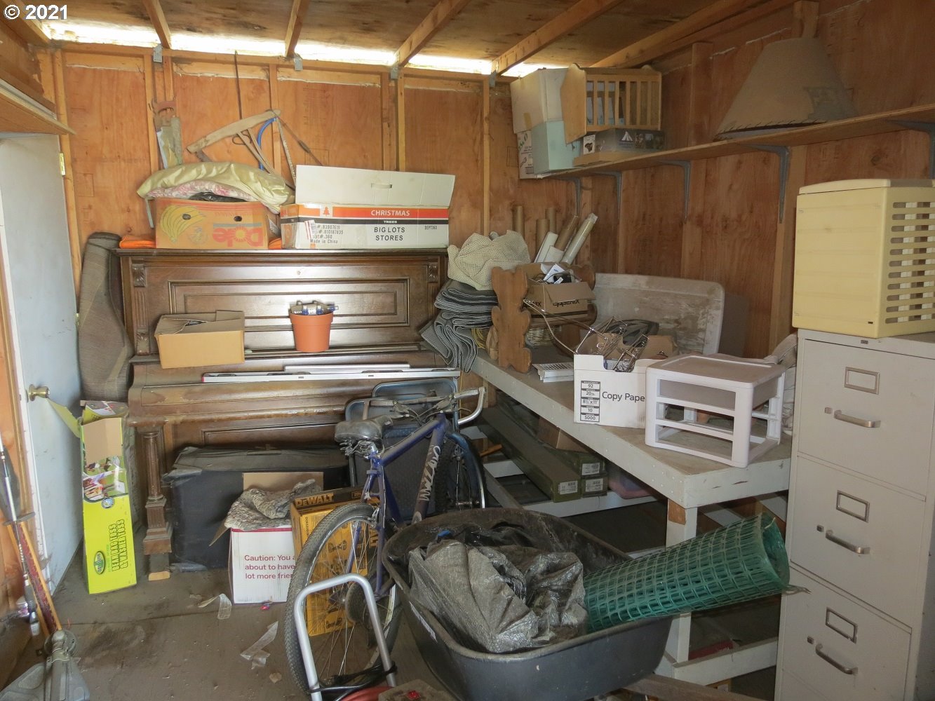 3032 Southwest Overlook Place Pendleton, OR 97801 - Photo 20 of 20 a utility room with dryer and washer