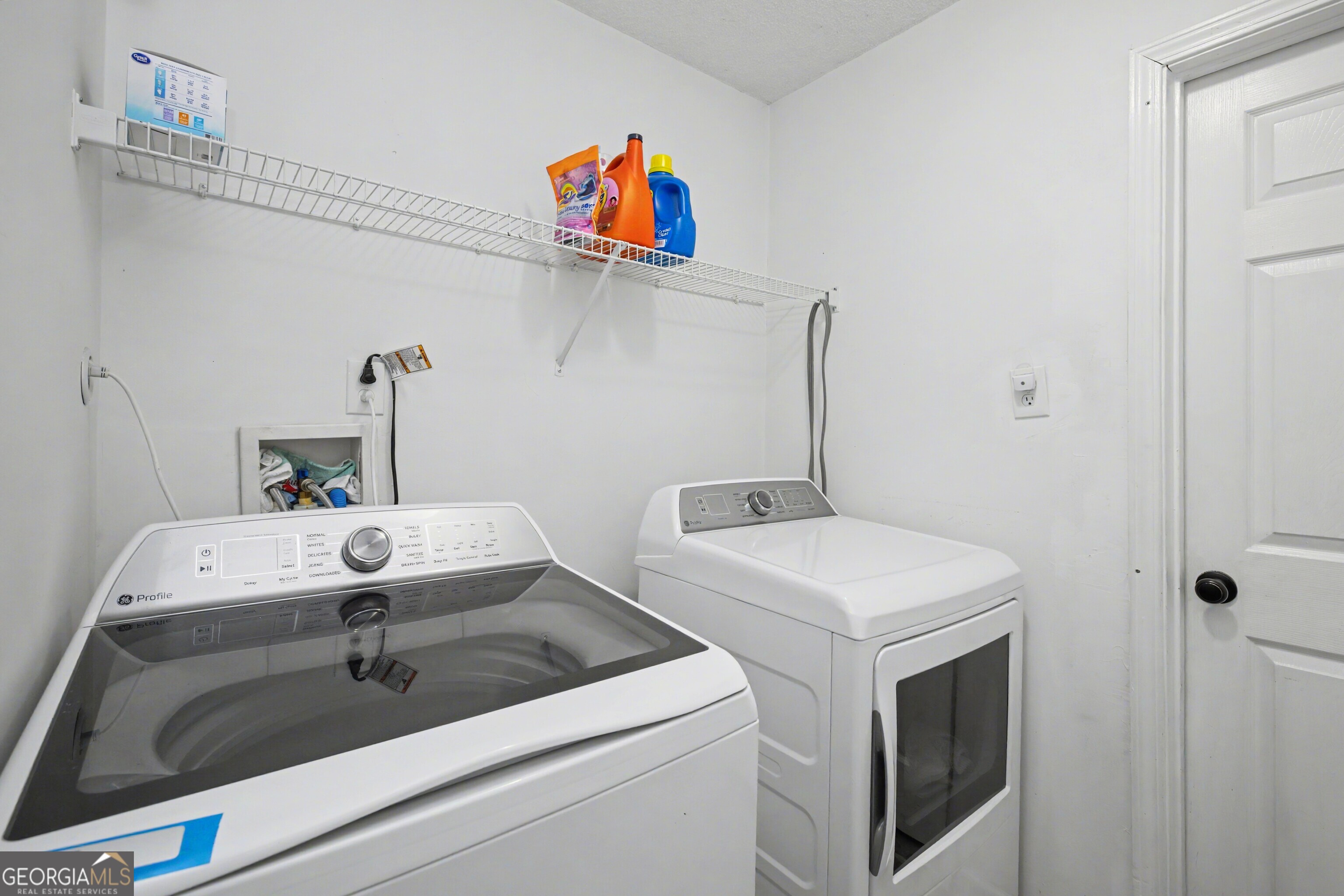 183 Buck Smith Road Hogansville, GA 30230 - Photo 22 of 28 a utility room with dryer and washer